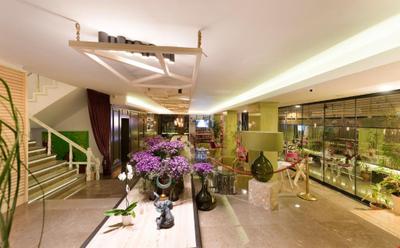 Nun By Laren Hotels