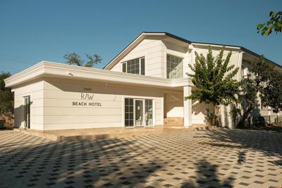 Raw Beach Hotel