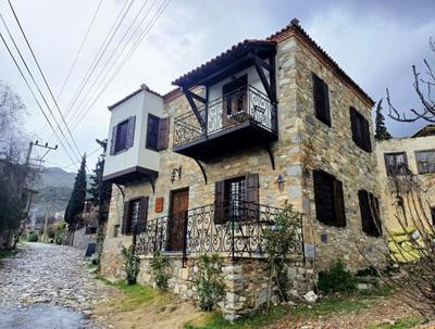 Puli Stone Houses