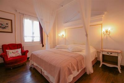 Cunda Moshinos Otel