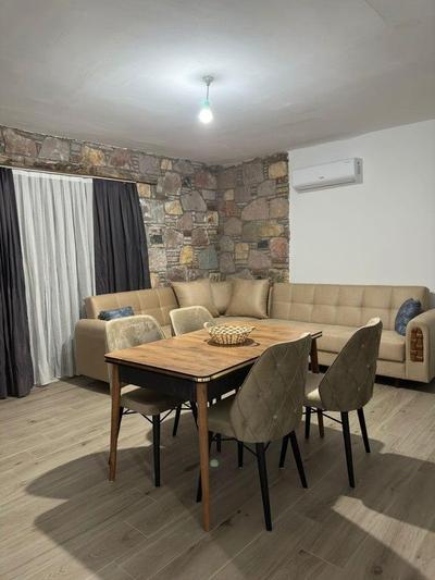Emine Home
