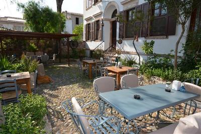 Cunda Zehra Teyzenin Evi - Tarihi Konak