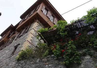 Altın Çeşmeli Konak