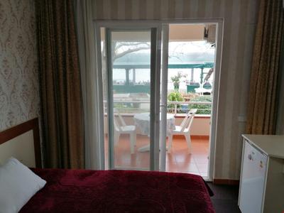 Gunes Motel Beach