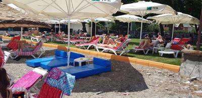 Gunes Motel Beach