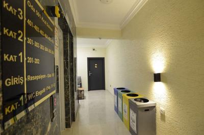 Ados Otel