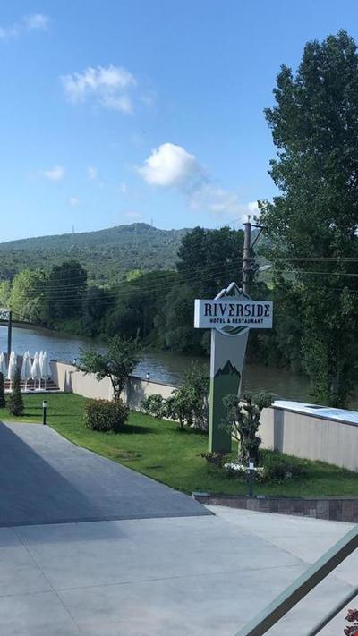 Riverside Hotel & Restaurant