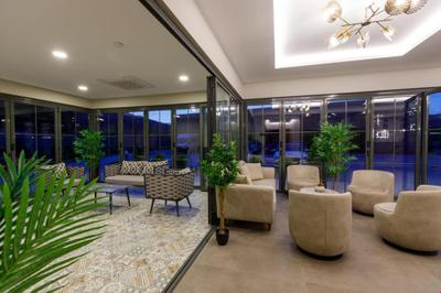 Riverside Hotel & Restaurant