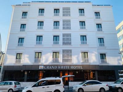 Grand White Hotel
