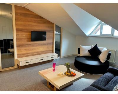 Otel 374