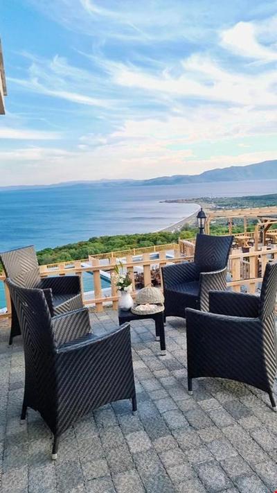 Karadut Taş Otel