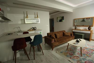 The Ci̇ty Walls Sui̇t Otel