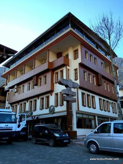 Otel Yeşil Eğin