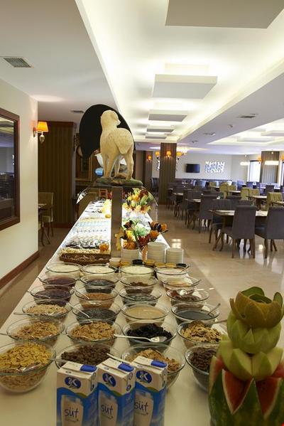 Reyna Premium Hotel