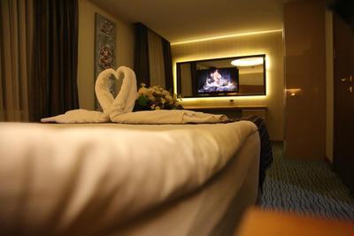 Reyna Premium Hotel