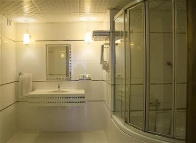 Tilmen Hotel