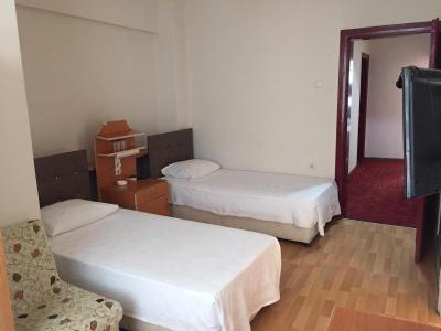 Otel Sarı