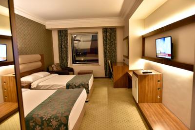 HB Royal Hotel