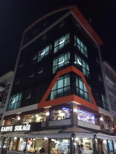 Esgüven Suit