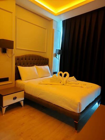 Loft Airport Hotel
