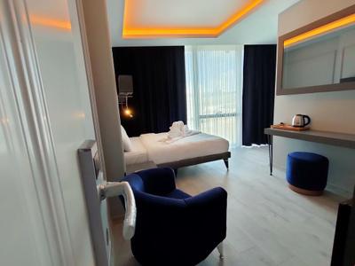 Loft Airport Hotel