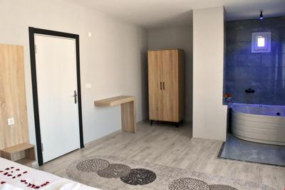 Palace Suit Hotel