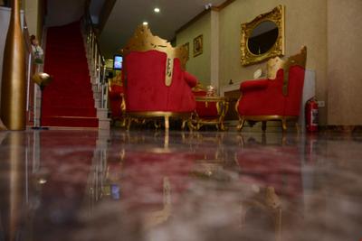 Divan Palace