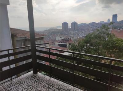 Akgün House