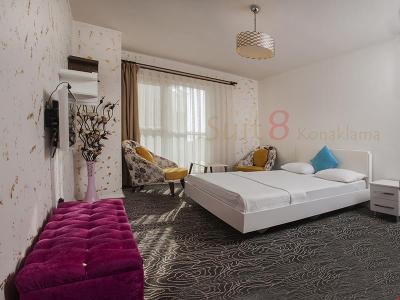 Suit 8 Residence