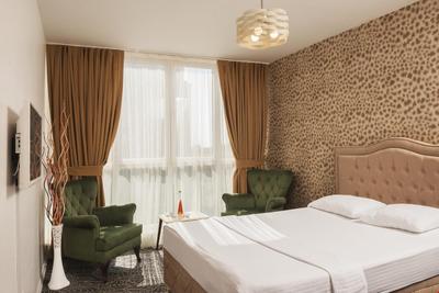 Suit 8 Residence