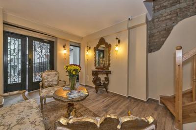Corner Garden Hotel