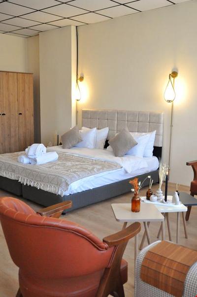 Golden Door Hotel