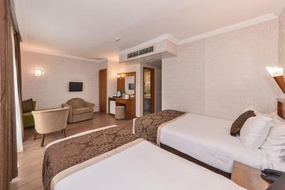 Grand Rue Hotel