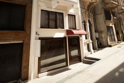 Gravis Suites