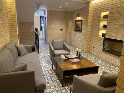 Louis Rooms