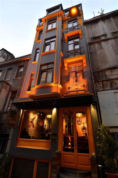 Pera Luna Residence