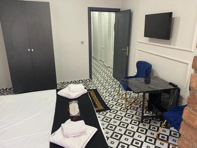 Red Tent Suite 29