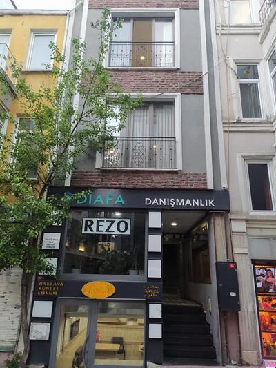 Rezo Hotel