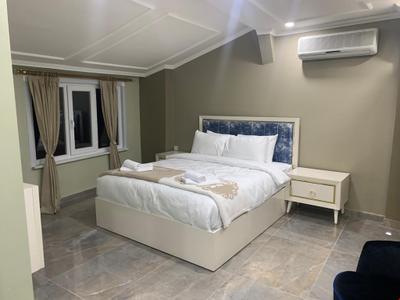 Taksim Miran Suit