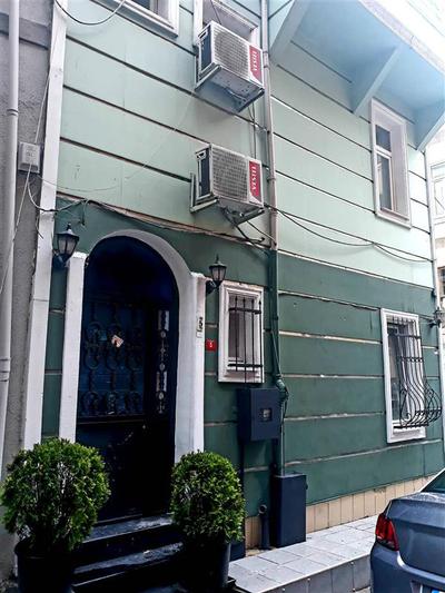 Taksim Nefti Residence