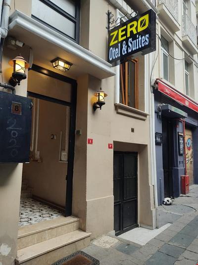 Zero Suite Hotel