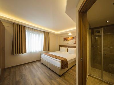 B Guest Hotel
