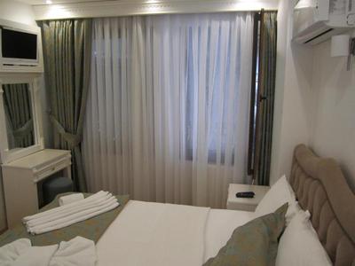 La Petita Maison Hotel