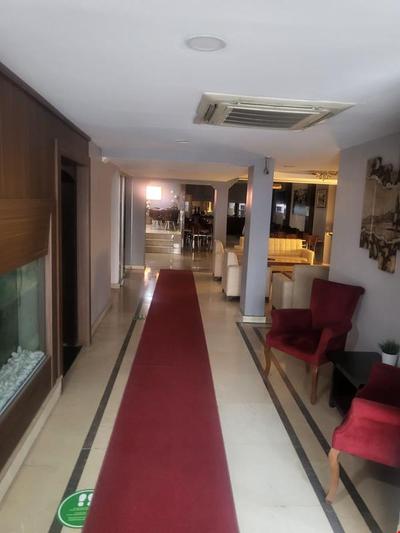 Lal Hotel