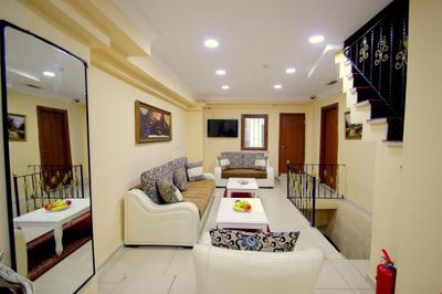 Maxi Hotel