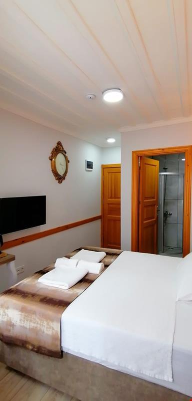 New Cherry Hotel & Hostel