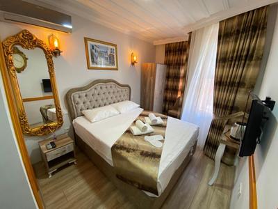 New Cherry Hotel & Hostel