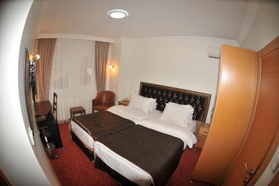 Palace Point Hotel