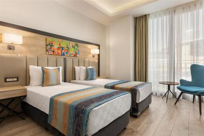 Ramada Encore by Wyndham Basin Express