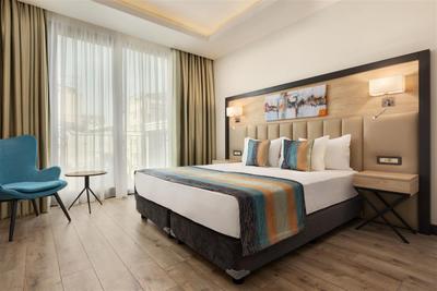 Ramada Encore by Wyndham Basin Express